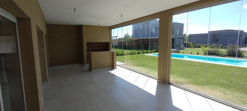 Hermosa Casa En El Barrio Norte, El Cantón, Escobar