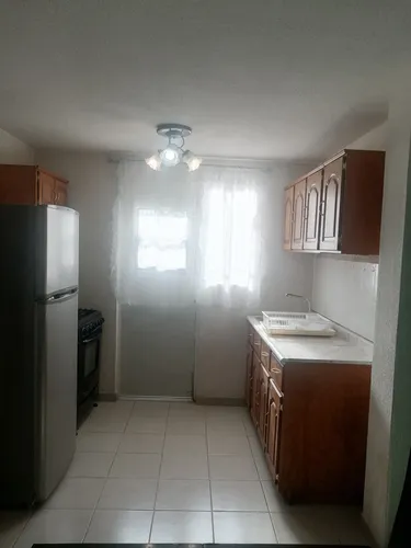 Se Renta Casa Amueblada, Con Estacionamiento, Jardín Y Vigi