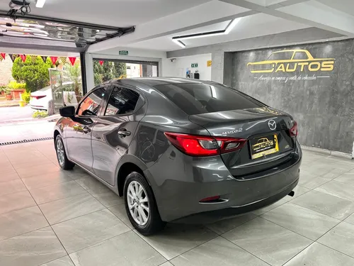 Mazda 2 Touring AT 2020