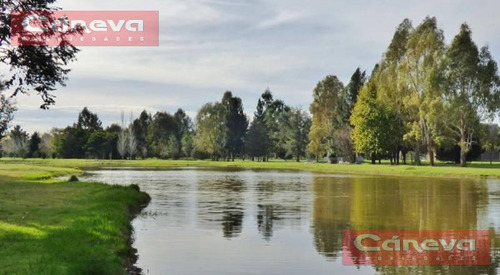 Terreno De 1500m2 En Club Miralagos, La Plata