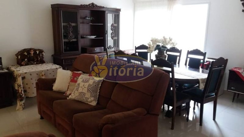 Imagem 17 de 26 de Sobrado 3 Dorm, 3 Suíte, 4 Vagas, 253,77 M - 7950