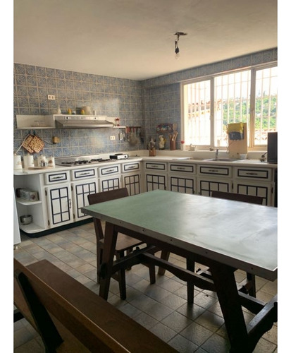 Se Vende Casa 550m2 5h+s/4.5b+s/4p La Boyera 1211