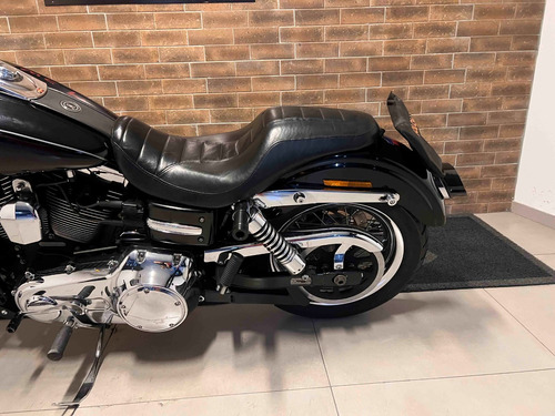 Harley Davidson Dyna Super Glide Custom 2011