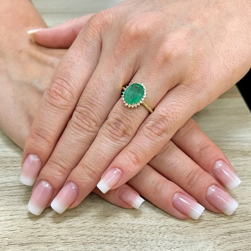 Anel De Ouro Amarelo Com Diamantes E Esmeralda Oval
