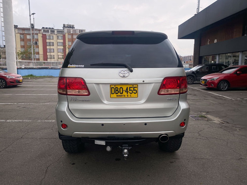 Toyota Fortuner 4.0 Sr5