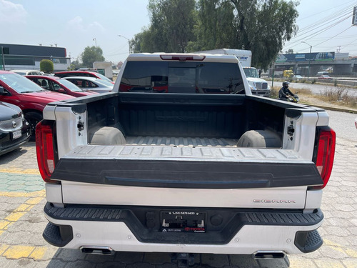GMC Sierra 6.2 Denali Dvd At