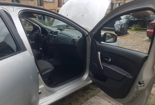 Renault Logan 1.6 Privilege / Intens