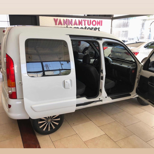 Imagen 12 de 14 de Renault Kangoo 2016 1.6 Furgon Ph3 Confort 5as Lc