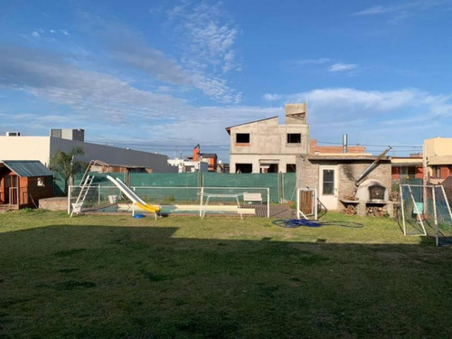 Imagen 17 de 19 de Casa Tres Dormitorios Con Piscina