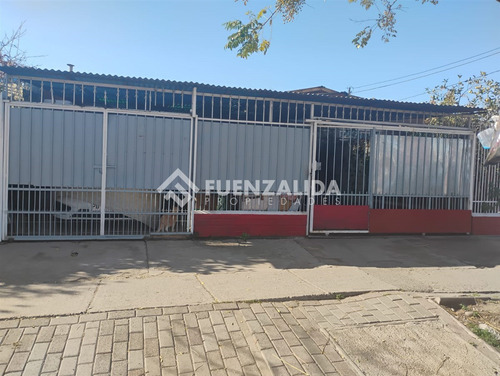 Casa En Venta De 3 Dorm. En La Florida