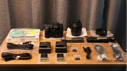 Nikon D7000 + Lente18-105mm Af-s 3.5-5.6g Ed + 28 Accesorios