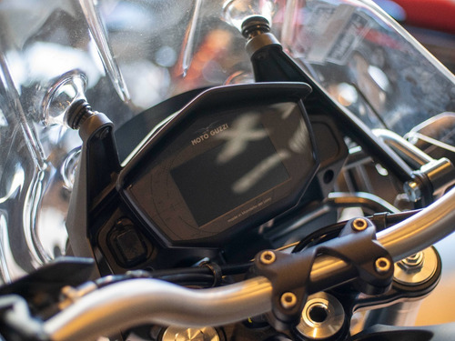 Imagen 15 de 25 de Moto Guzzi V85 Tt Negra Financiación Disponible