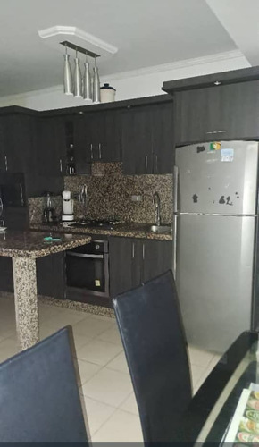 Apartamento En El Rincón. Vende Crismelia Castillo
