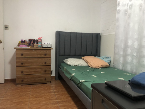 Vende 2 Casas Total 6 Dorm, 3 Baños, 2 Cuadras Metro El Bosq
