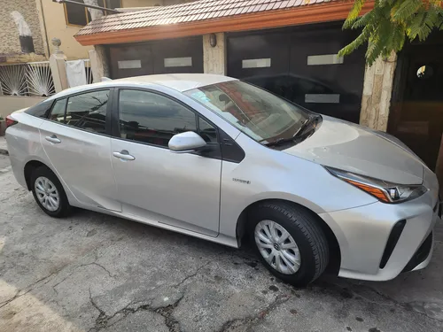 Toyota Prius 1.8 Base Cvt