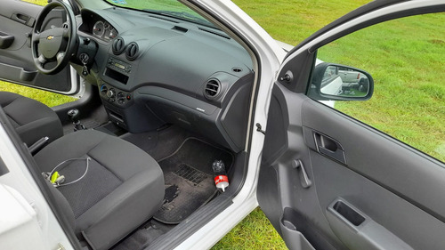 Imagen 12 de 15 de Chevrolet Aveo 2018 1.6 Ls At