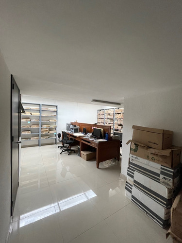 Casa Para Oficinas Con Uso De Suelo S