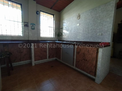 Imagen 15 de 18 de 22-10226 Casa En Venta Urb. El Castaño Maracay Dperez
