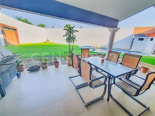 Casa De 664 M2 En Sumiya Jiutepec Morelos $10,800,000.00 Mxn