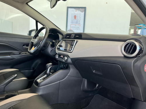 Nissan Versa 1.6 Exclusive Navi At