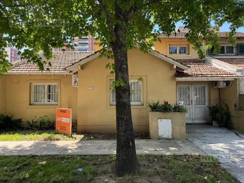 Casa De 1 Planta, 4 Ambientes En Venta - Acas.-vias/santa Fe, San Isidro