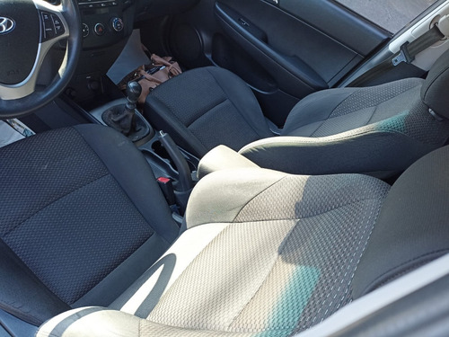 Imagem 9 de 14 de Hyundai I30 2.0 Completo