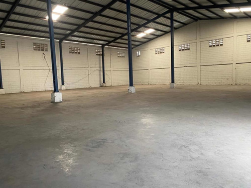 Imagen 4 de 4 de Alquilo Nave Industrial En El Almirante