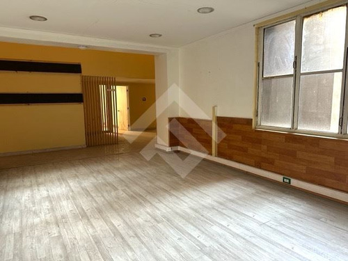 Gran Oficina En Venta En La Mejor Ubicación Del Centro Stgo