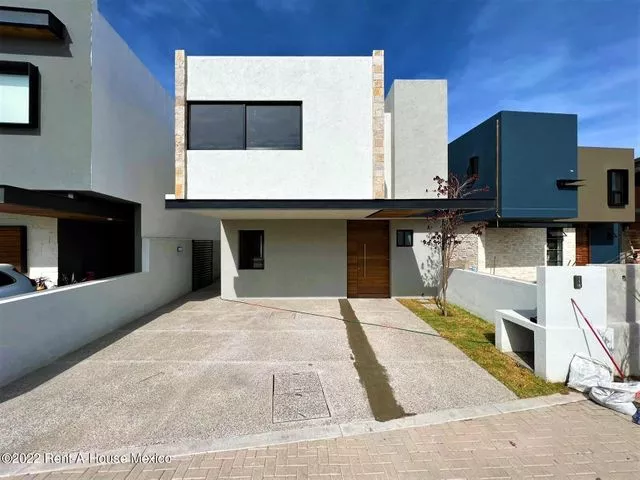 Hacienda Carlota Casa De 3 Recamaras En Venta Rah2471