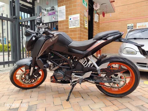Duke 200 Modelo 2021 Color Negro- Naranja 10/10
