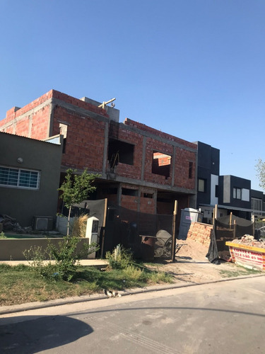 Imagen 4 de 6 de Duplex En Manantiales