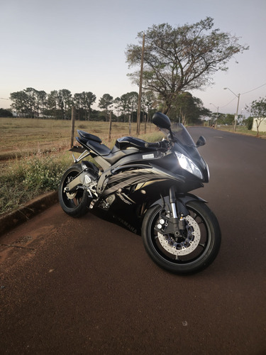 Moto Em Excelente Estado De Conservação, Pneus Novos,.