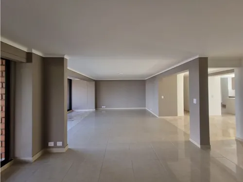 Amplio Y Cómodo Apartamento En Venta En Los Balsos
