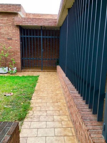 Imagen 19 de 30 de Imbatible! Alto Alberdi Patio Asador Garage X3 Escritura
