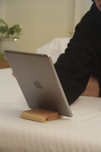 Soporte Para Movil , Tablet Madera Lenga