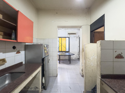 Venta - Casa Tipo Ph - Multifamiliar - 5 Ambientes - Terraza - Taller De Trabajo