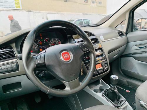 Fiat Linea 1.8 Essence Flex Manual