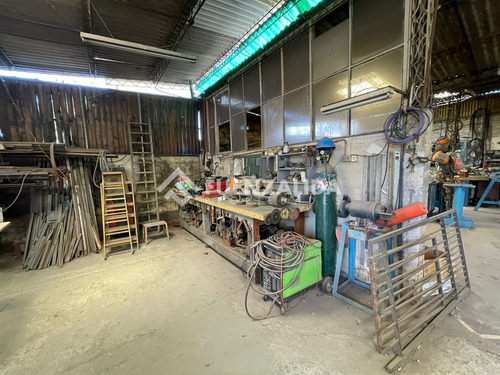 Casa En Venta De 4 Dorm. En Maipú