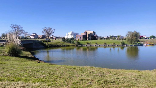 San Sebastián, Lote Al Agua En Venta. Área 11