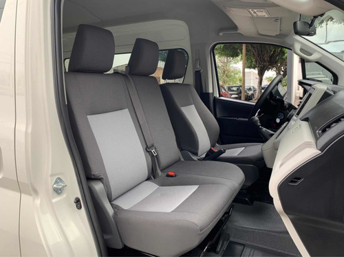 Imagen 13 de 15 de Toyota Hiace 2020 2.7 Ventanas Superlarga Mt