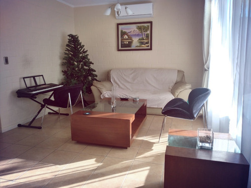 Casa Con Amplio Terreno En Excelente Ubicación