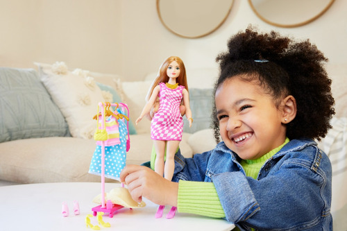 Barbie Estilista Y Closet A La Moda Muñeca Con Accesorios
