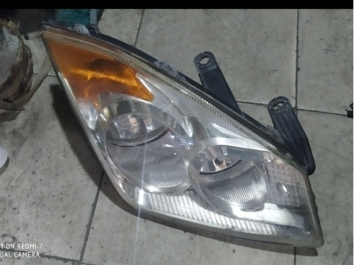 Faro Derecho Ford Fiesta Max 