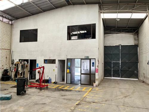 Arriendo Bodega De 771 M2 En Cond. Santiago Norte.