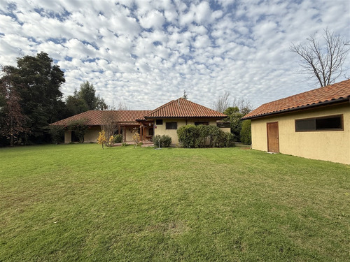 Casa En Venta De 3 Dorm. En Calera De Tango. Camino Lonquen
