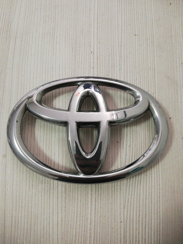 Emblema De Parrilla De Toyota Fortuner 2010 Al 2015