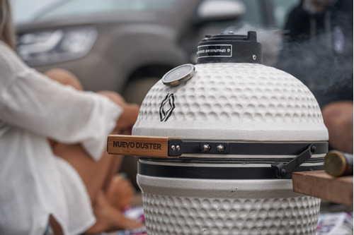 Imagen 2 de 6 de Horno Mini Kamado Argentino Negro Boutique Renault