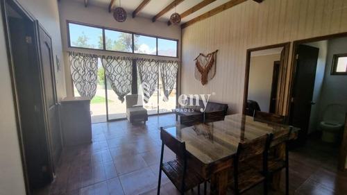 Casa En Venta De 4 Dorm. En Olmué