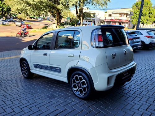 Fiat Uno UNO SPORTING Dualogic 1.4 EVO Flex 8V 4p