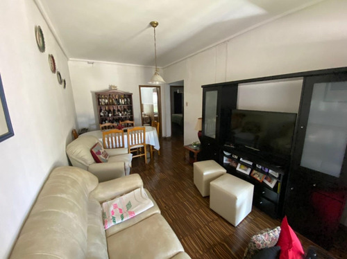 Casa En Venta 2 Dormitorios Y Parque. La Plata